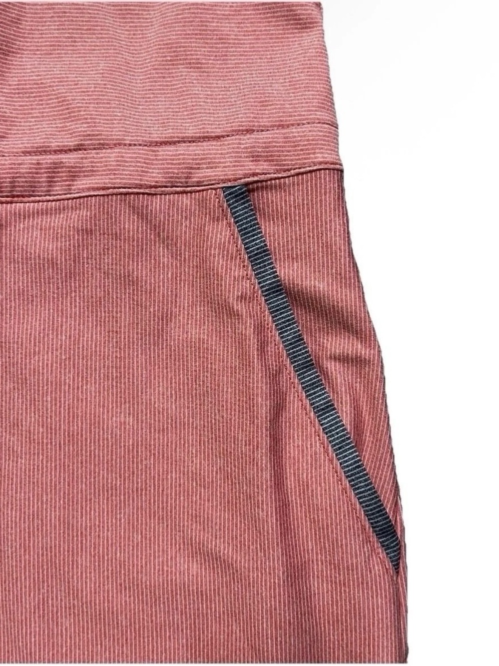 Women’s Columbia Red Omni Wick Advanced Evaporation Dress Size Medium Outdoor - Picture 3 of 4
